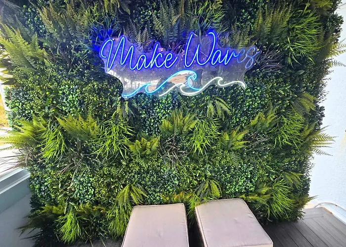 Blue Wave 5 *